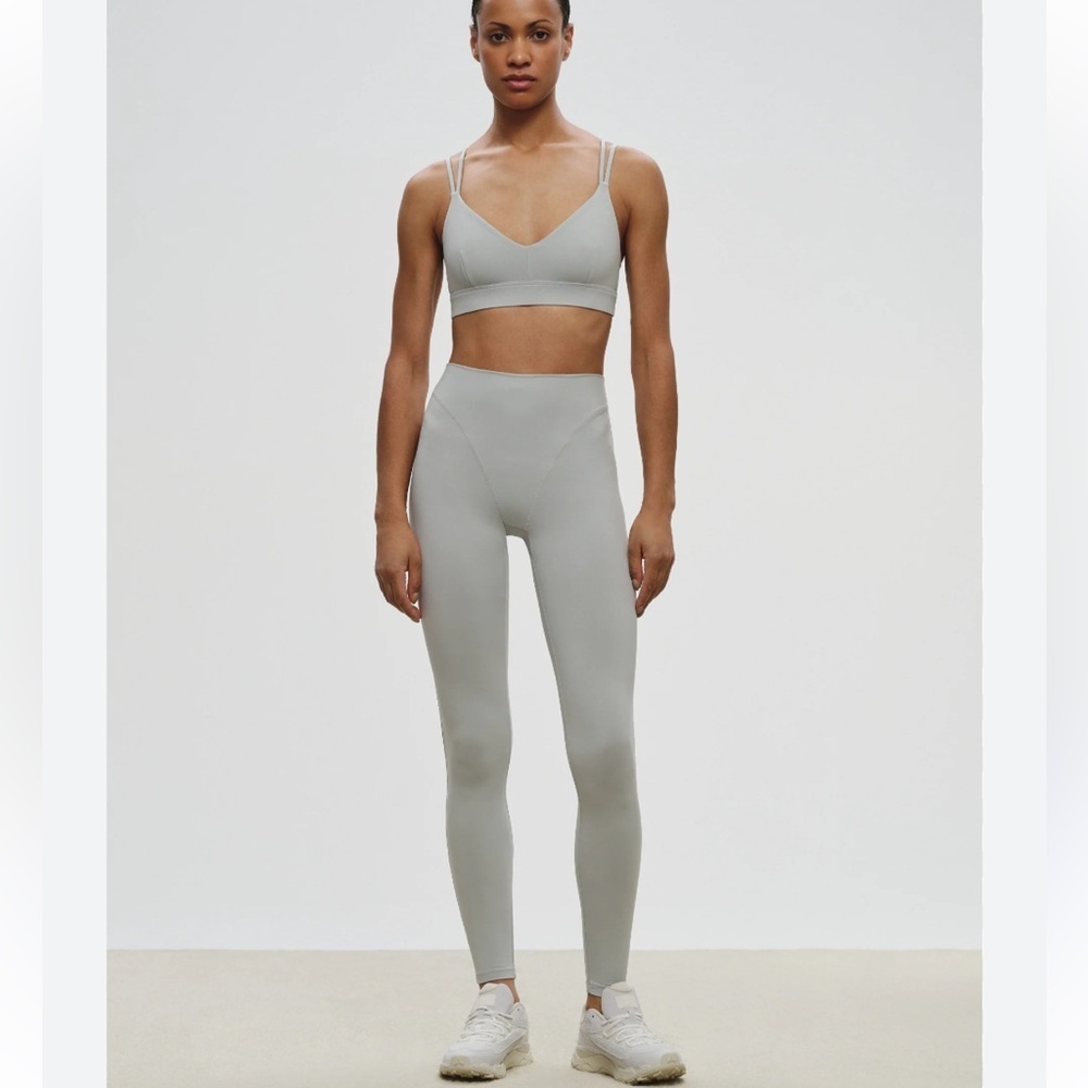 NWOT NORBO Accent Leggings in Grey Size Small